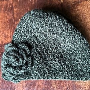 Wool hat with flower hand made